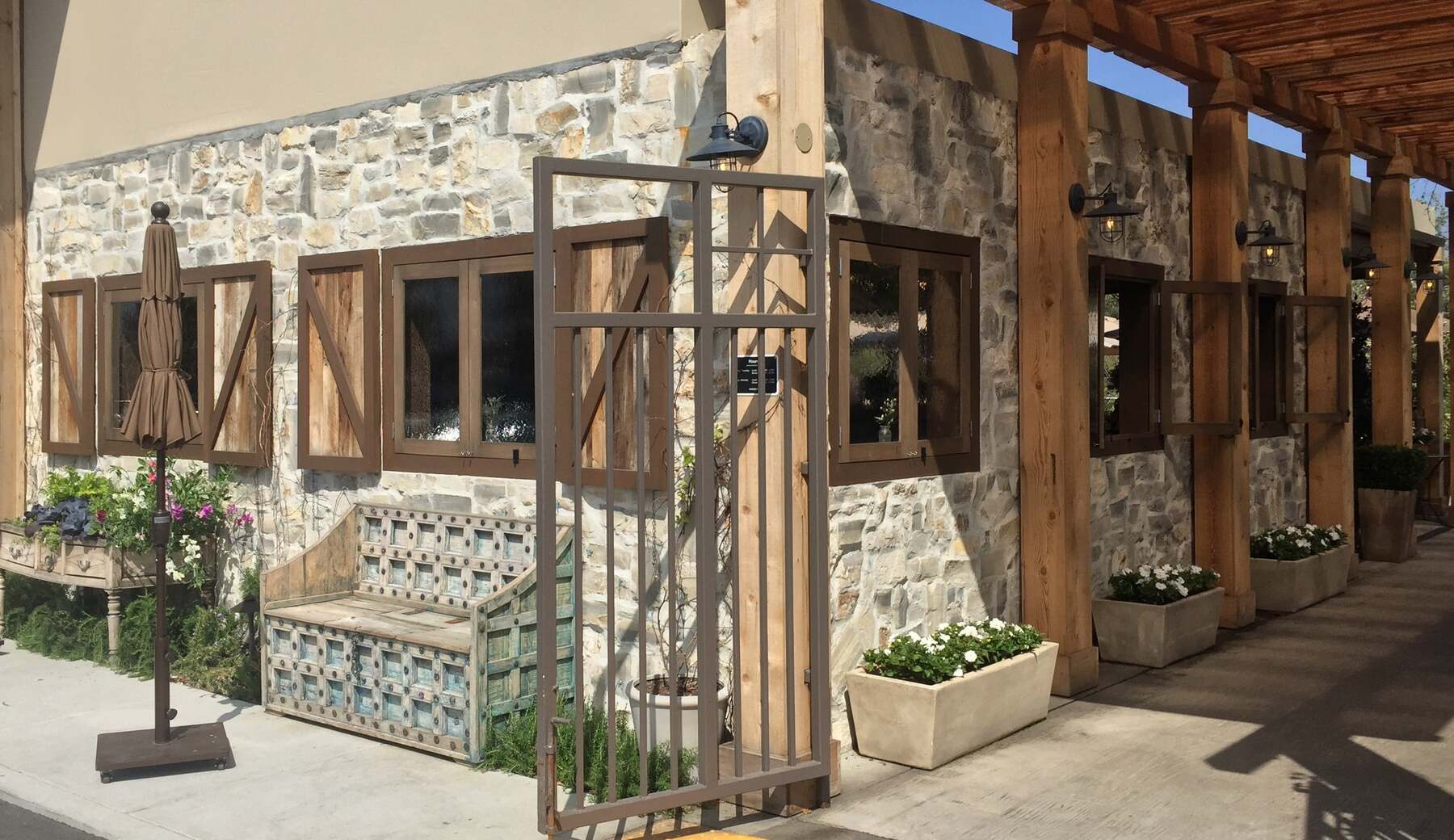 Lompoc Natural Ledge Blend TV (LPNLBTV) - Lompoc Stone