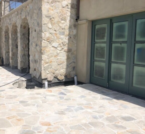 Top 5 Flagstone Walkway Ideas to Follow in 2025